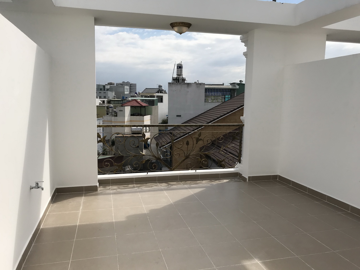 Nhà 3 lầu thiết kế Cổ điển hẻm ôtô 7 chỗ vào tận nhà Khu VIP Lê Quang Định, Quận Bình Thạnh